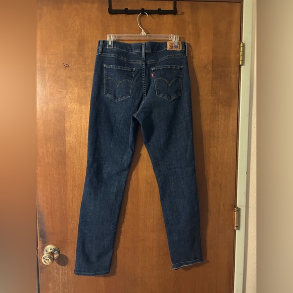 Levi’s 312 Shaping Slim Jeans - Picture 5 of 7